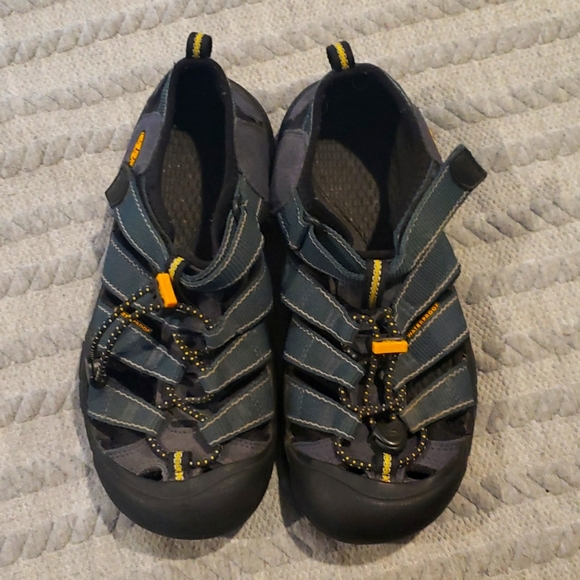 Keen Other - Keen Big Kids Newport H2 Waterproof Unisex Hiking Water Shoes EUC Sz 4